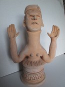 Arte Azteca - Uomo con le mani alzate - argilla - altezza cm 32 - larghezza cm 22,5
